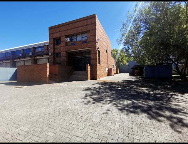 10,786M² FACTORY TO LET IN JET PARK